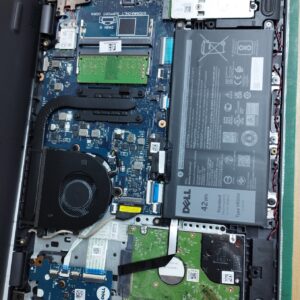 Dell 14" Vostro 3400 Laptop | 2.4 GHz Intel Core i5 4-Core (11th Gen) | 8GB of DDR4 RAM | 256GB SSD + 1TB HDD | 14" 1920 x 1080 IPS-Type WVA Display | Genuine Windows 10 Pro