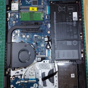 DELL 3400 VOSTRO | INTEL CORE i5 11TH GEN | 8GB DDR4 | 256GB SSD | 14" | GENUINE WINDOWS 10 PRO
